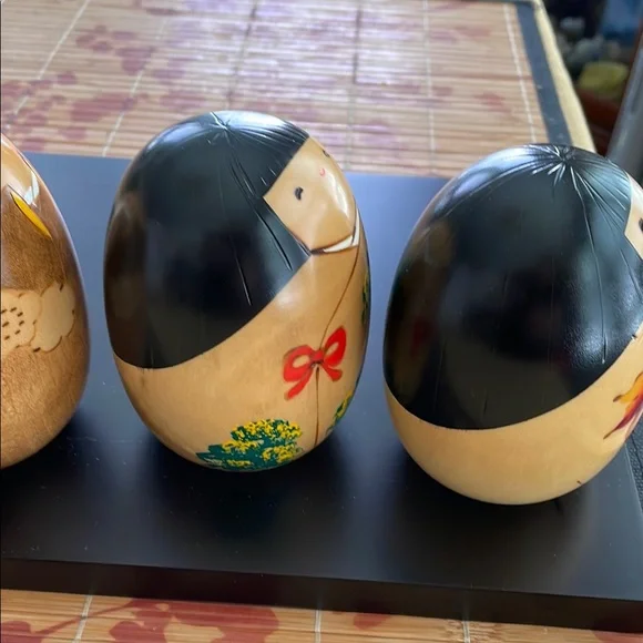 Handcrafted Wooden Kokeshi Dolls Set - The four seasons with stand. - Picture 8 of 16